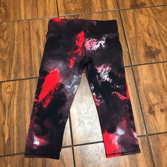 Alo yoga Airbrush Capri Size none red & black - Picture 2 of 10
